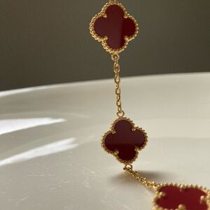 🔥 Clover Motif Bracelet S925 Silver Red Shell - Symbol of Luck & Elegance